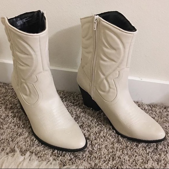 Women's Clayton Western Cowboy Booties - Picture 4 of 4